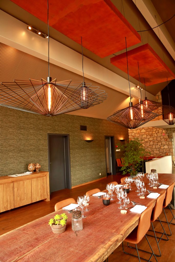 Eclairage LED dans un restaurant à Malmedy, réalisation Oledis